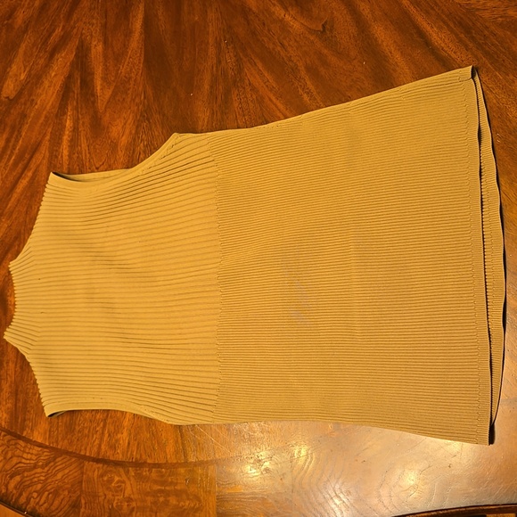 White House Black Market Beige Cutout Top - Picture 8 of 10